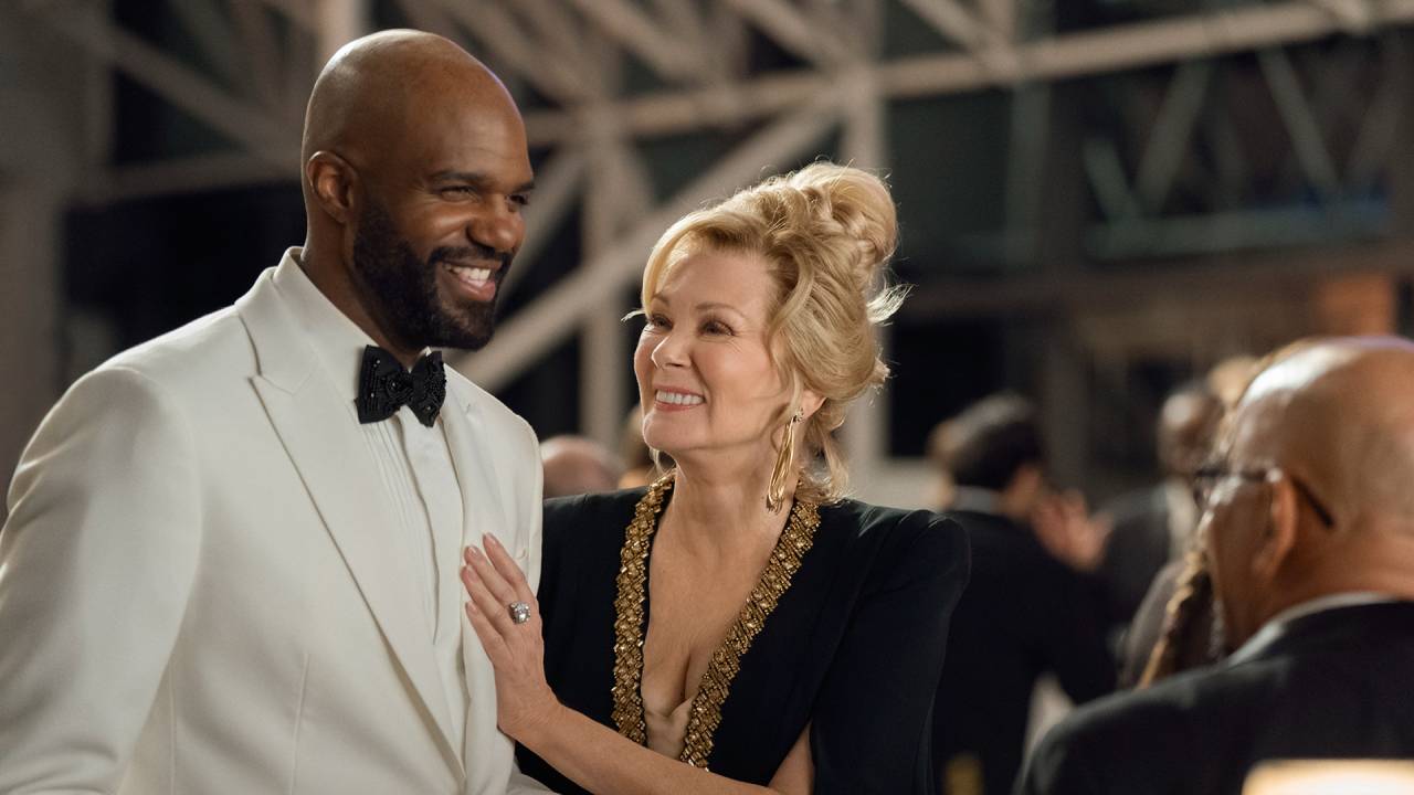 ESTRELA - Jean Smart (no centro) na série Hacks: comediante desfruta de um novo sucesso após ostracismo