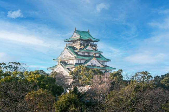 Osaka Castle in Morning O Castelo Osaka permanece de pé no Japão desde o início de sua construção em 1583