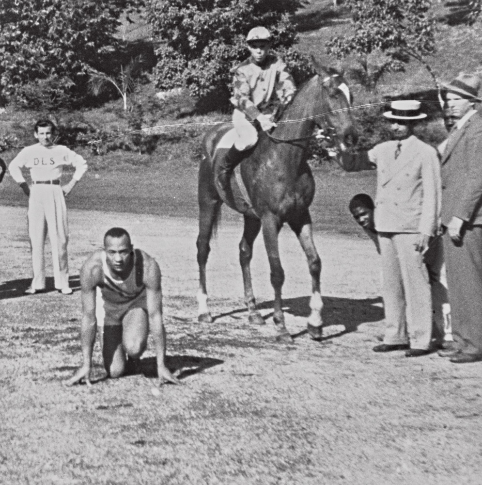 Jesse Owens Races A Horse HUMILHAÇÃO - Jesse Owens na disputa com um cavalo: sem dinheiro