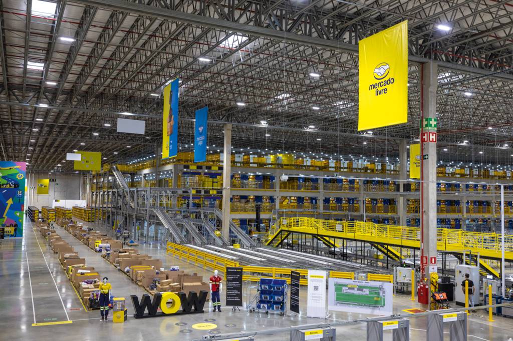 GettyImages-1801109266.jpg_1 Operação do Mercado Livre: alto investimento em tecnologia para crescer no comércio eletrônico