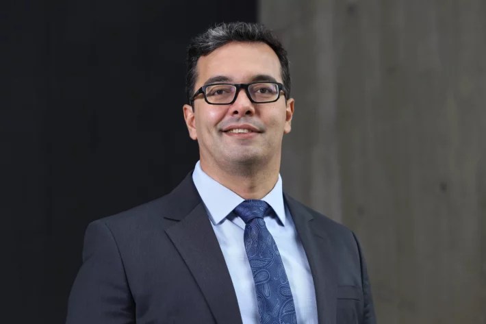 A resposta do CEO do FGC sobre aumentar “seguro” de R$ 250 mil