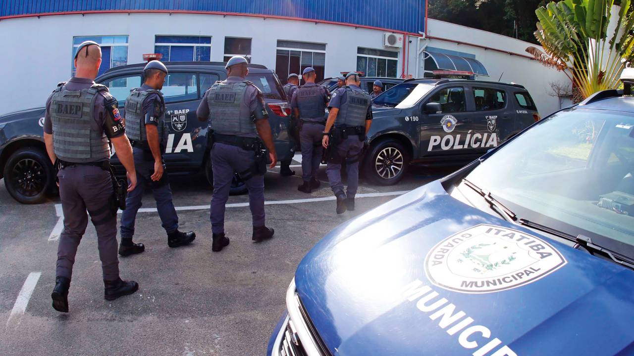 FLAGRANTE - Busca e apreensão em Itatiba: quadrilha é suspeita de utilizar agentes municipais para fraudar licitações