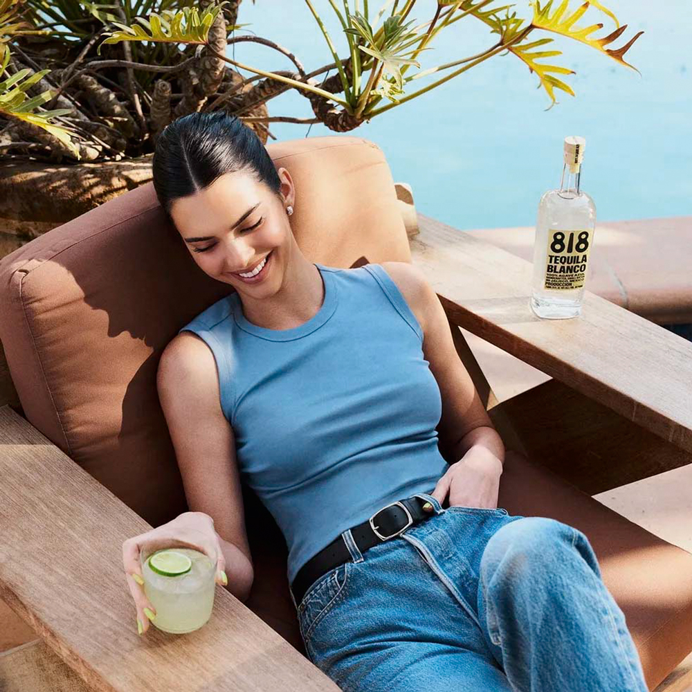 2—kendall-jenner-tequila-2.jpg PRESENÇA FEMININA - Kendall Jenner: uísque, não