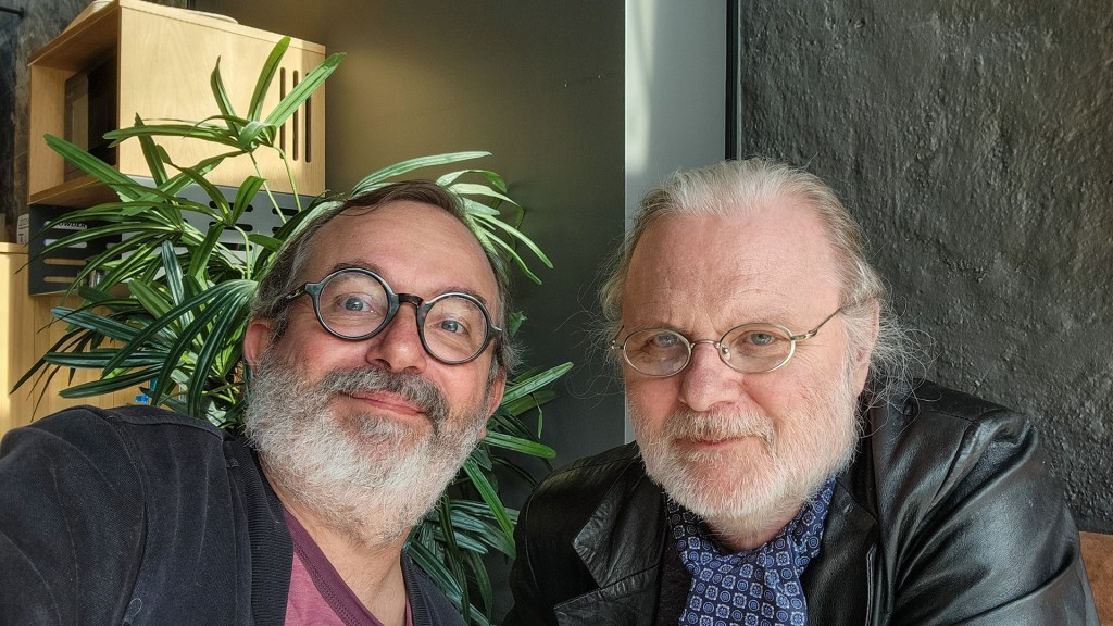 OSLO - O editor Alessandro Giannini (à esq.) e o norueguês Jon Fosse: a timidez do prêmio Nobel de Literatura de 2023
