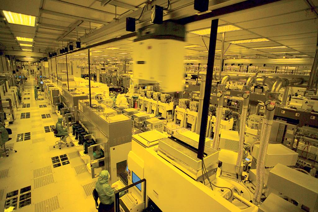 2D (3) Fab14inr017_906_0.jpg LIDERANÇA - Fábrica da TSMC: fornecedora da maior parte dos chips consumidos no mundo