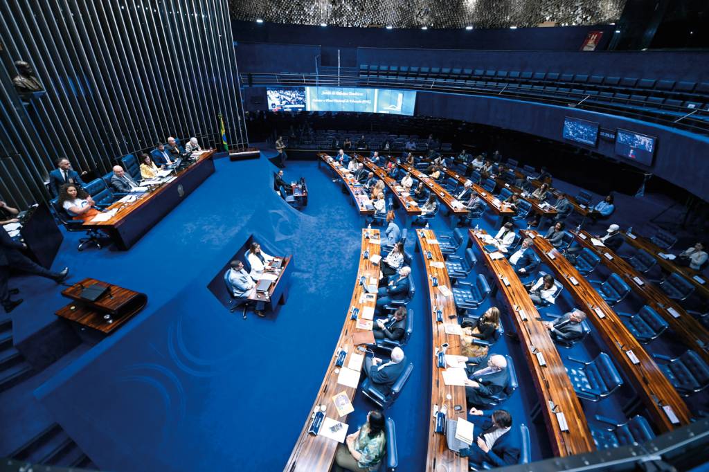 2D-(3)-PLENARIO—SENADORES-2024-4-a.jpg INTERESSES - Senado: uma dezena de projetos tramitando com o objetivo de devolver os direitos políticos a Bolsonaro