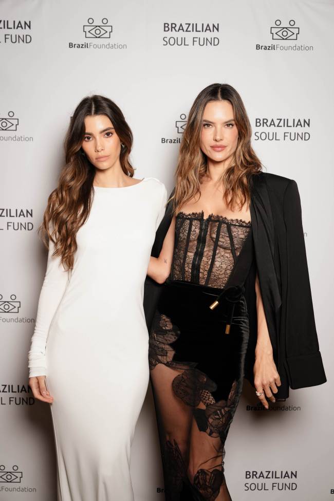 Cindy Mello e Alessandra Ambrosio – Cindy Mello e Alessandra Ambrosio –