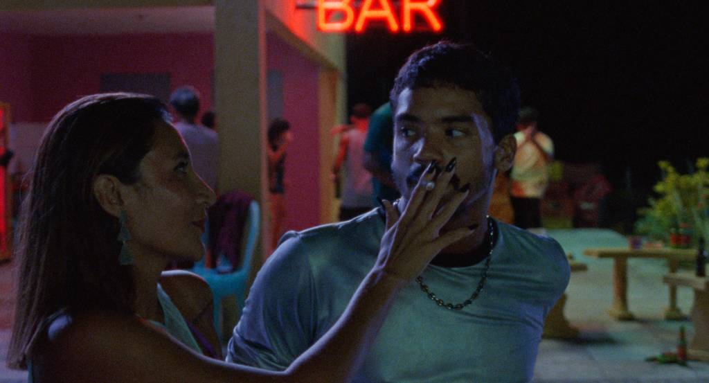 MotelDestino_Still__3996x2160_01050020_00093620 Cena do filme 'Motel Destino' -
