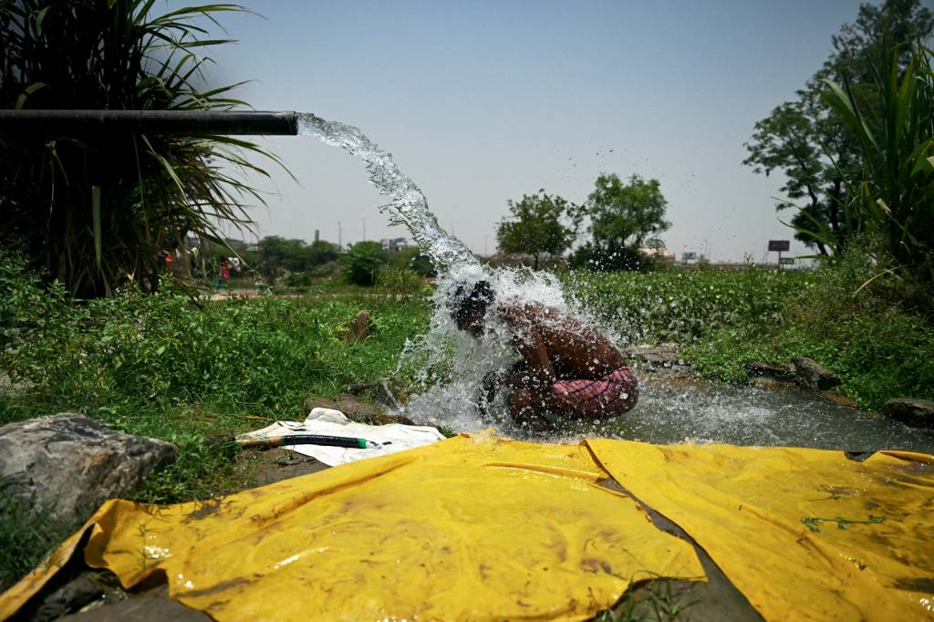 INDIA-CLIMATE-WEATHER-HEAT COLAPSO - O calorão fora do comum na Índia, na semana passada: hospitais lotados