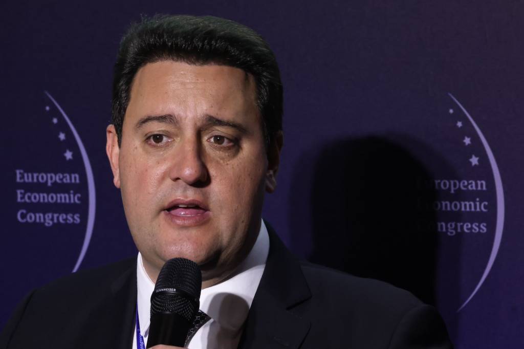 Rede estadual de ensino do PR adota ferramenta de inteligência artificial