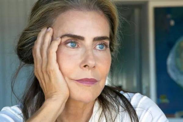 Maitê Proença fala de seu apartamento encalhado em prédio polêmico