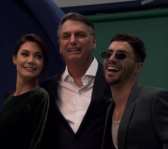 Michelle Bolsonaro, Jair Bolsonaro e Agustin Fernandez – Michelle Bolsonaro, Jair Bolsonaro e Agustin Fernandez: melhor amigo da ex-primeira-dama tem 70% dos clientes do maquiador e influencer são bolsonaristas