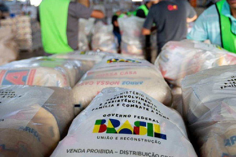 Cestas básicas doadas pelo governo federal às vítimas das chuvas no Rio Grande do Sul