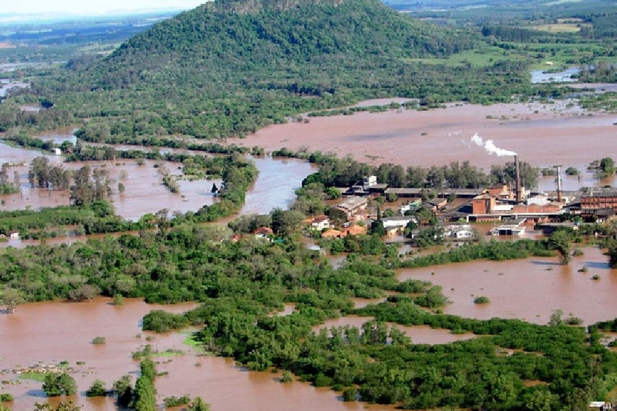 Enchentes no Rio Grande do Sul deixam 6.500 pessoas desabrigadas