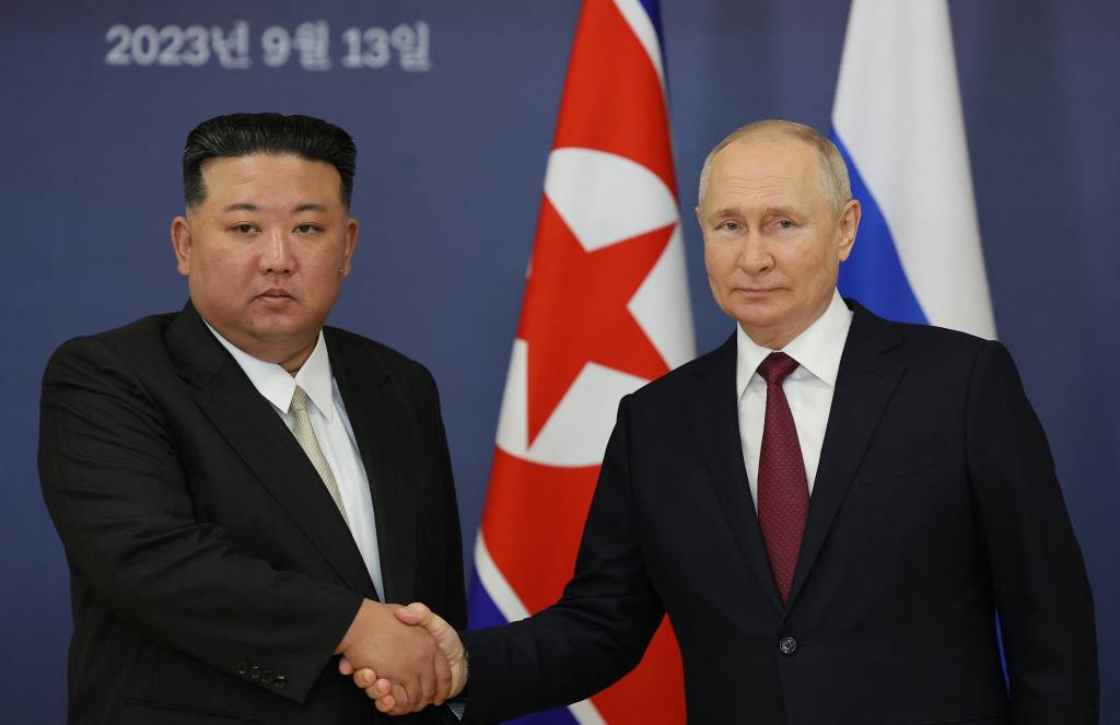 Putin visita Coreia do Norte para aprofundar laços militares e comerciais