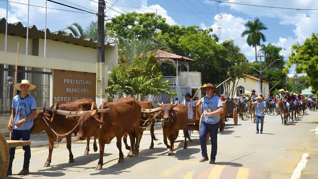 SEM OPOSIÇÃO - Serra da Saudade (MG): casal comanda o menor município do país há mais de duas décadas