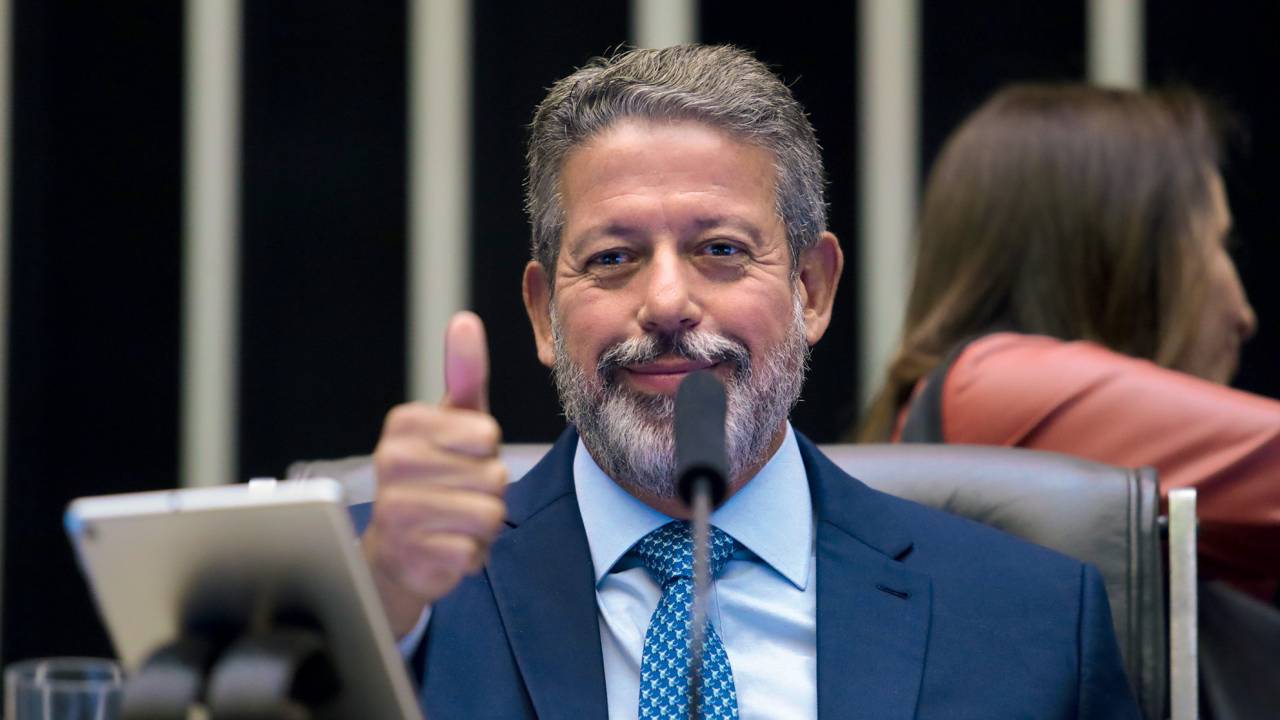 ACERTO - Arthur Lira: elogios da bancada evangélica por cumprir acordo após pautar a urgência do PL sobre aborto