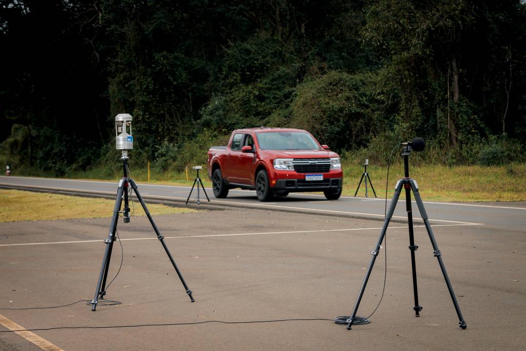 2 – FordTatuí-RuídoPassagem.jpg NA PISTA - Campo de provas em Tatuí: local de testes de veículos autônomos