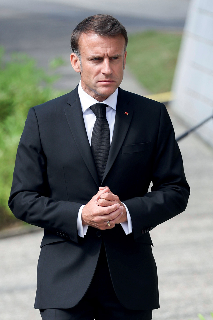 Emmanuel Macron in Tulle. TUDO OU NADA - Macron: aposta que põe em risco sua autoridade