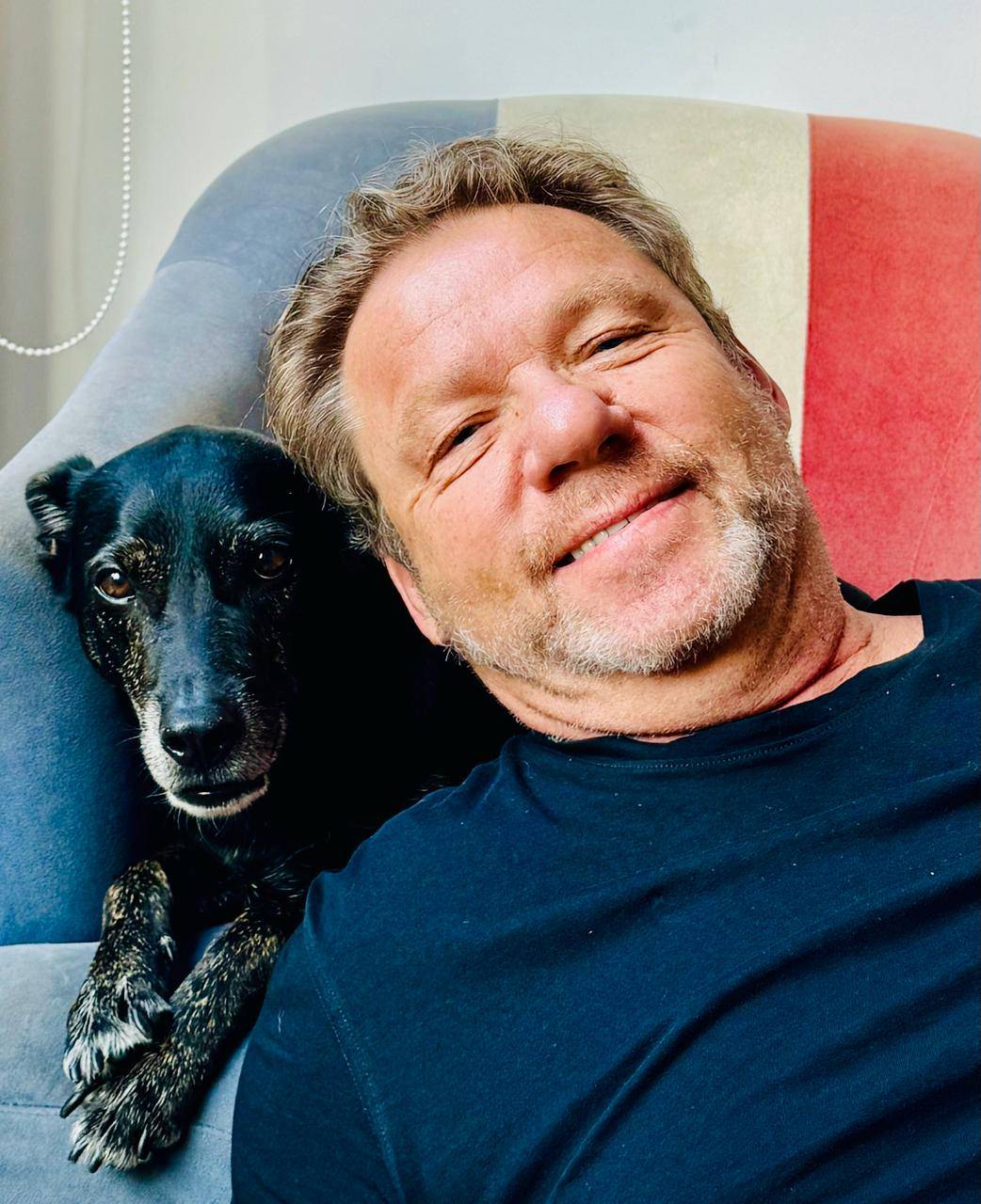 Chef Claude Troisgros assina prefácio de livro sobre cachorros