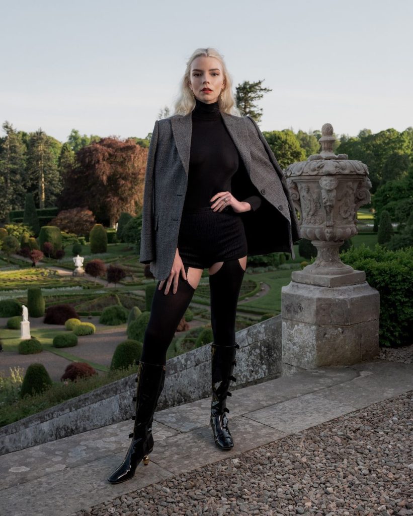 anya ANYA JOY-TAYLOR: Nova queridinha da moda marcou presença no desfile da Dior