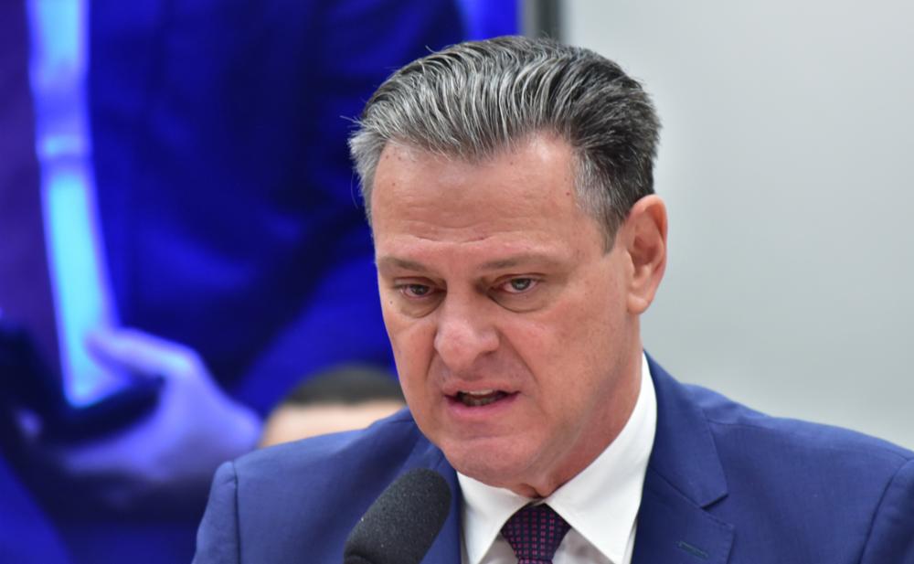 O ministro da Agricultura e Pecuária, Carlos Fávaro, durante sessão da comissão