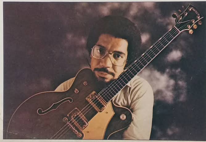 O guitarrista Helio Delmiro
