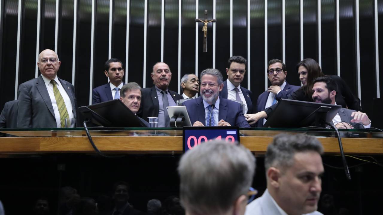 O presidente da Câmara dos Deputados, Arthur Lira, comanda sessão no plenário nesta quarta-feira