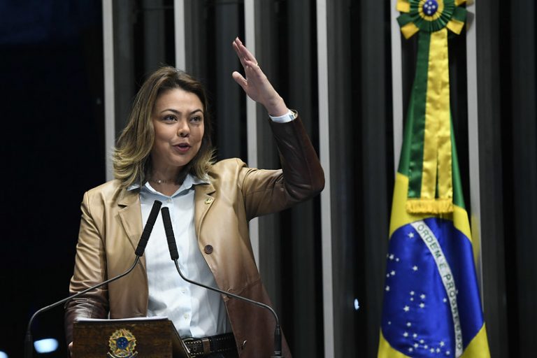 Acordo na comissão mista determina aprovação simbólica de MP do fim da taxa das blusinhas