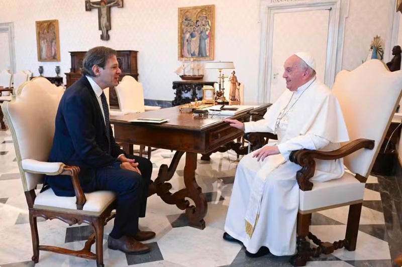 Ministro da Fazenda, Fernando Haddad participa de reunião com o Papa Francisco