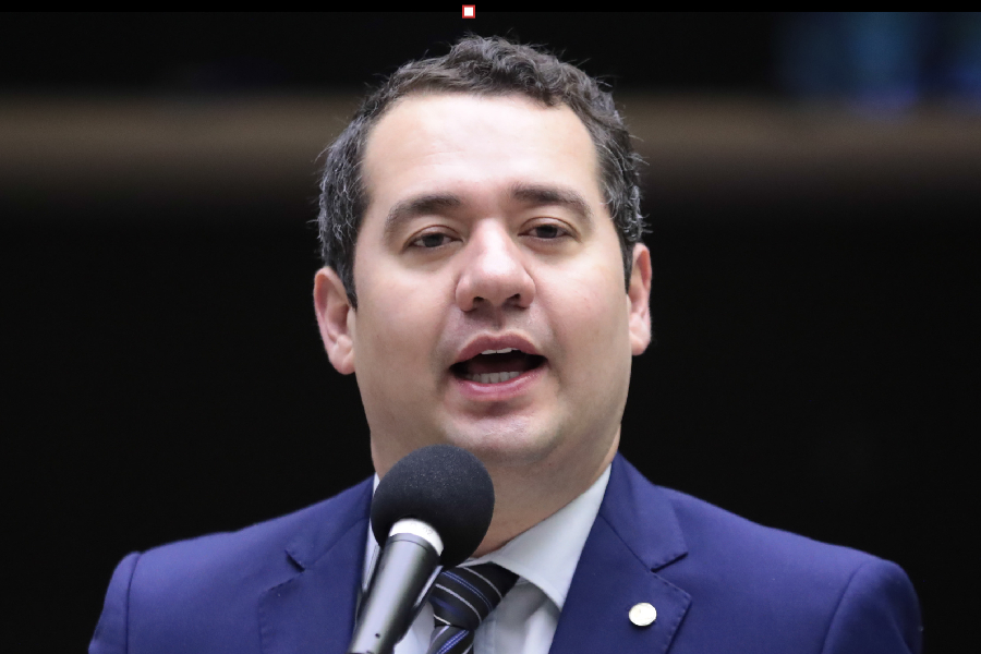 O deputado federal Ricardo Silva (PSD-SP) durante sessão legislativa na Câmara dos Deputados