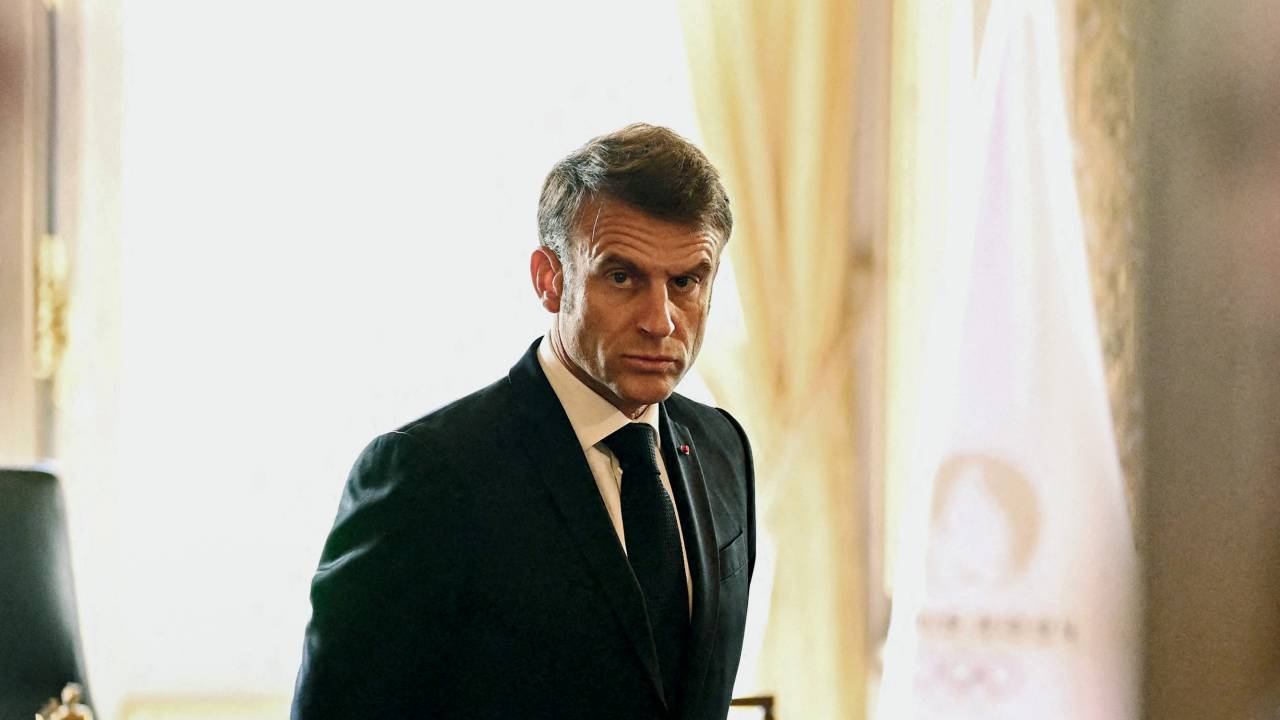 E AGORA? - Macron: barrou a extrema direita e agora tem de se entender com a extrema esquerda