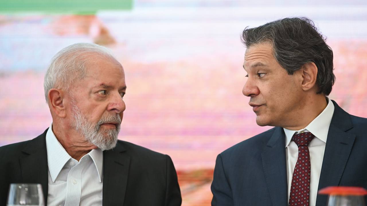 SEM LIMITES - Lula conversa com Haddad: falas destemperadas do presidente levam tensão ao mercado financeiro