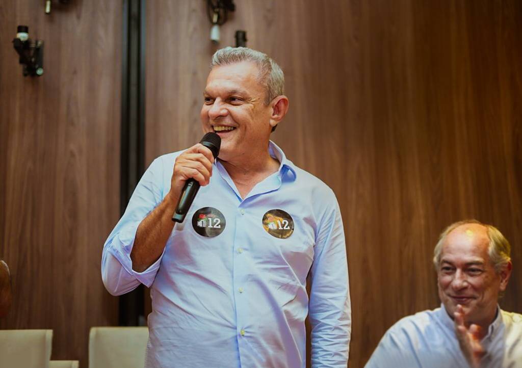 2D-(2)-JOSE-SARTO-2024-4-b.JPG EM BAIXA - José Sarto, com Ciro Gomes: prefeito de Fortaleza é um dos poucos que não são favoritos nas capitais