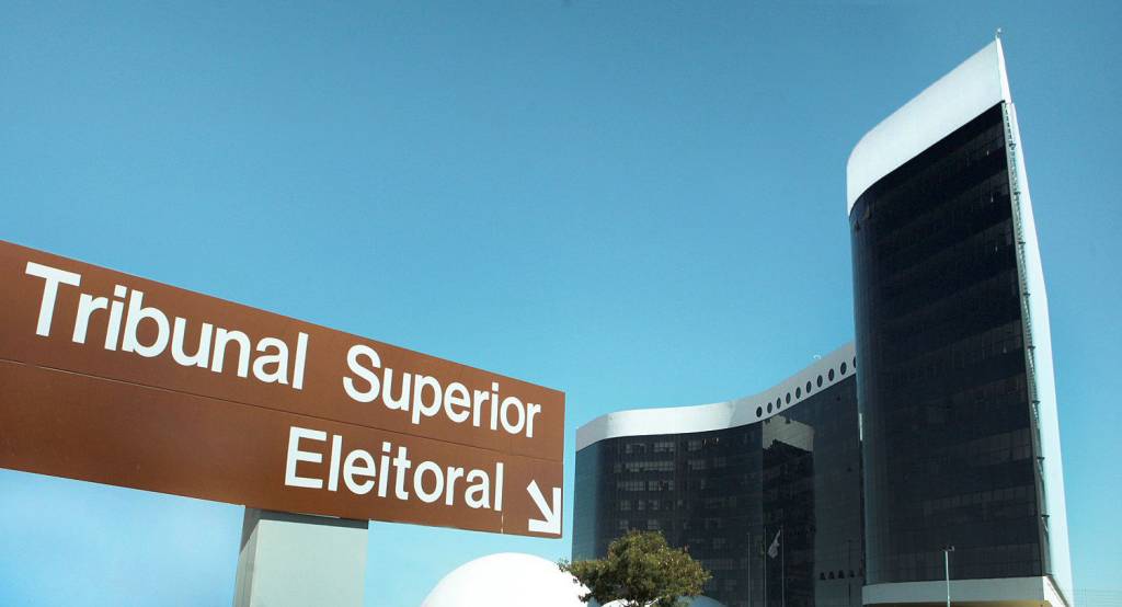 Projeto que cria mais de 500 cargos a pedido do TSE avança na Câmara