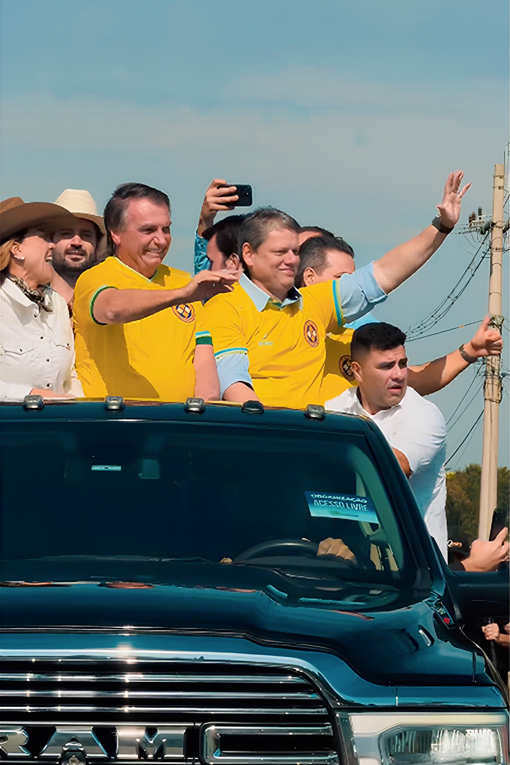 3D-(2)-Captura-de-Tela-2024-07-24-às-12.47.44.png FIDELIDADE - Em evento com Bolsonaro: herdeiro político do ex-presidente