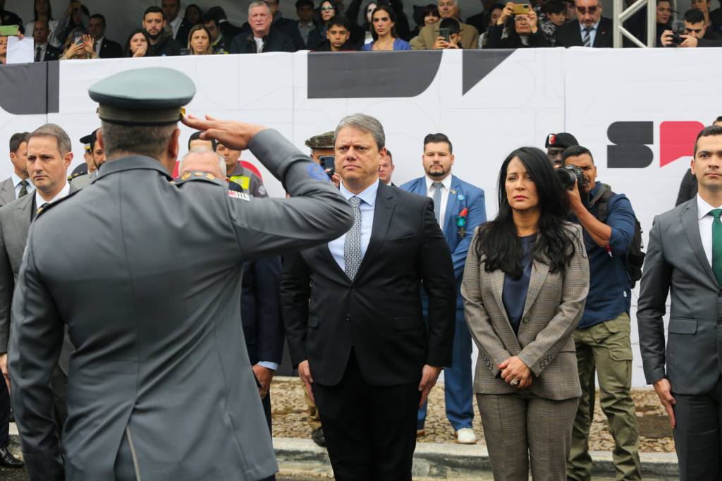 3D-(abre)-53844746637_b65b6618de_o.jpg A POSTOS - Tarcísio de Freitas, em cerimônia em SP: aposta mais forte da direita para disputa sem Bolsonaro