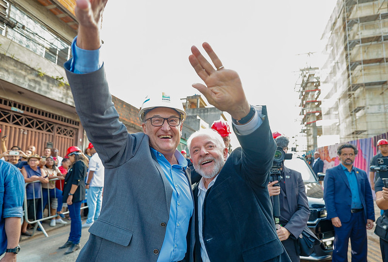 Prefeito de Diadema, José de Filippi Júnior, e Lula visitam obras na cidade