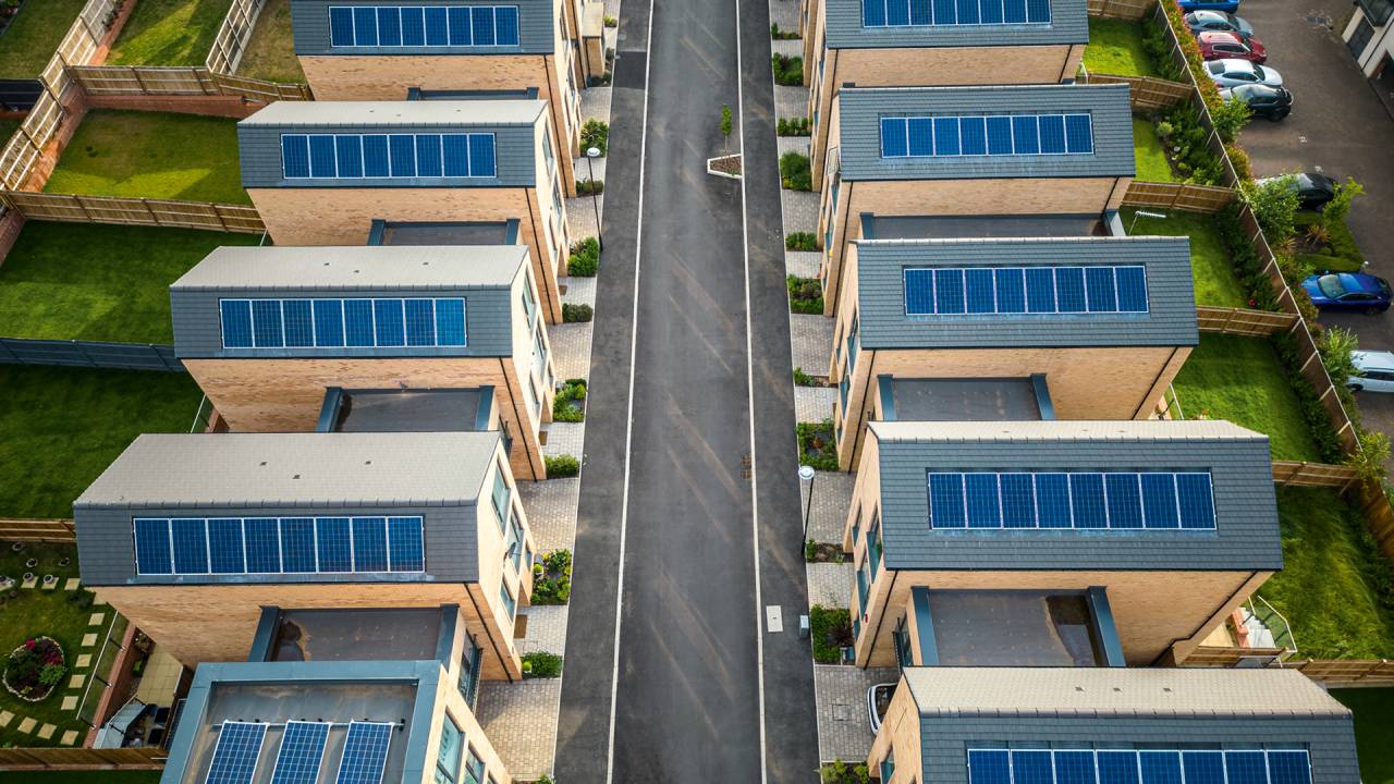 Casas com painéis solares: a geração desse modo cresceu rapidamente
