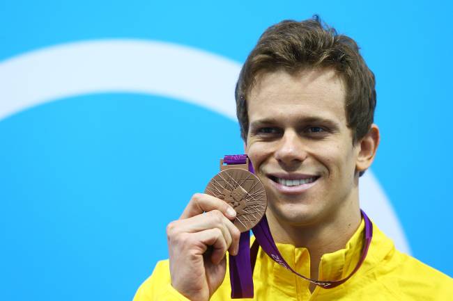 Olympics Day 7 – Swimming Cesar Cielo com sua medalha de bronze dos 50 metros livres em Londres, 2012