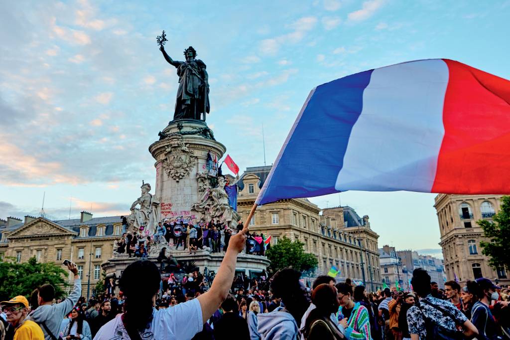 How France Reacted To The Election Results RESISTÊNCIA - Festa em Paris: união contra o partido de Le Pen