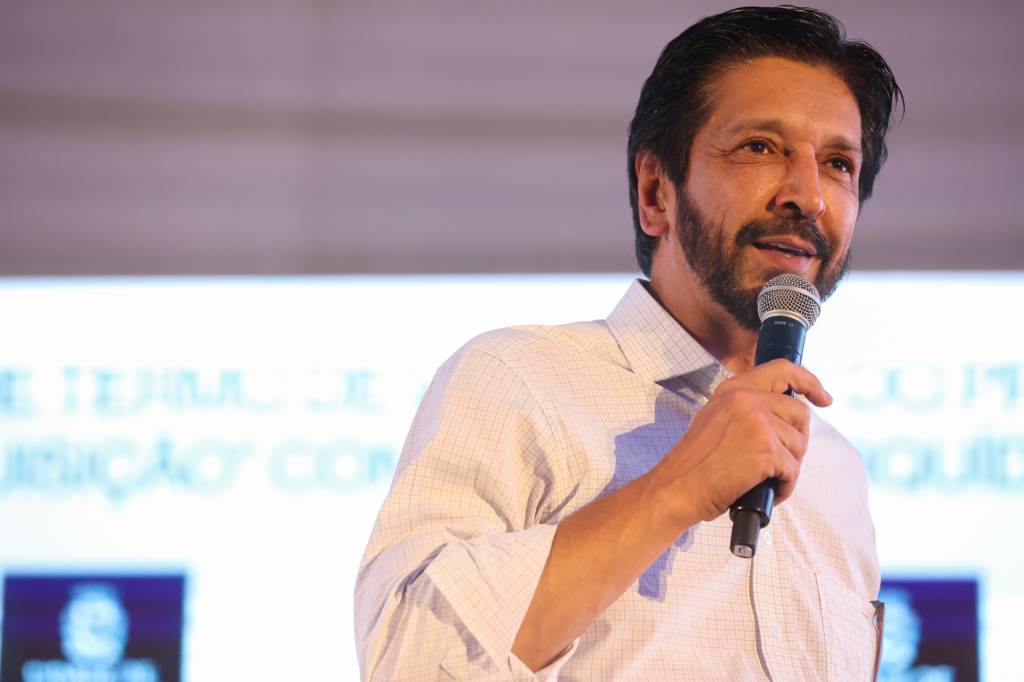 Ricardo Nunes vota, acompanhado por Tarcísio de Freitas: “otimismo”