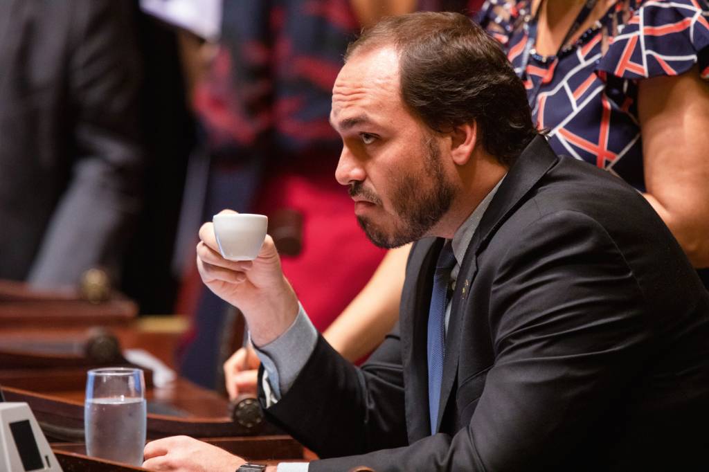 SPC391899.JPG DESCONFIADO - Carlos Bolsonaro: críticas ao que considera a “direita limpinha”