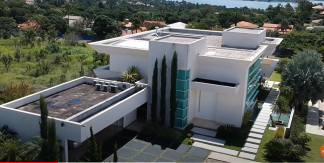 Mansão de Flávio Bolsonaro – Mansão de Flávio Bolsonaro –