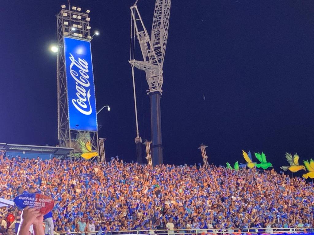 O que ganham a Coca-Cola e outras empresas ao mudarem sua cor tradicional