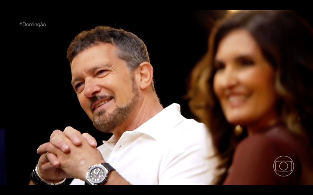 O motivo verdadeiro que levou Antonio Banderas ao Domingão com Huck
