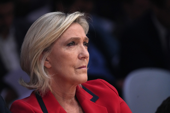 Marine Le Pen, líder do partido de extrema direita francês, Agrupamento Nacional (RN), durante uma coletiva de imprensa em Paris. 24/06/2024