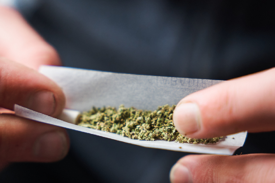 Homem que comprou maconha e não recebeu denuncia traficante à polícia