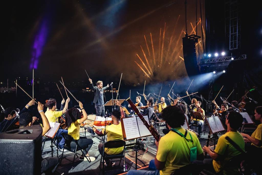 Nova Orquestra leva turnê com pagode dos anos 90 a quatro cidades