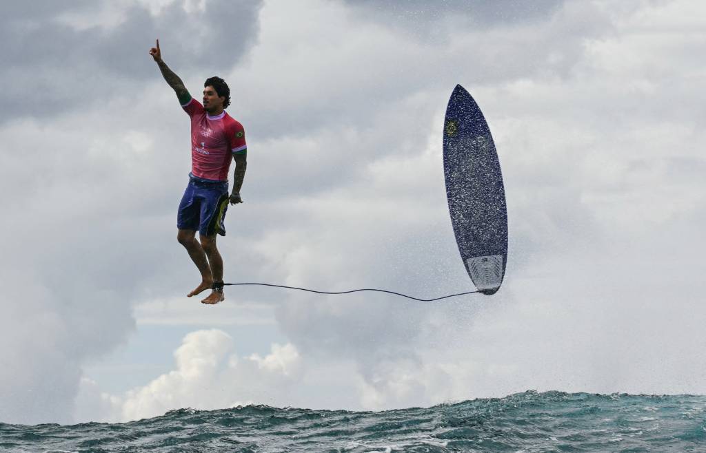 SURFING-OLY-PARIS-2024 wewew